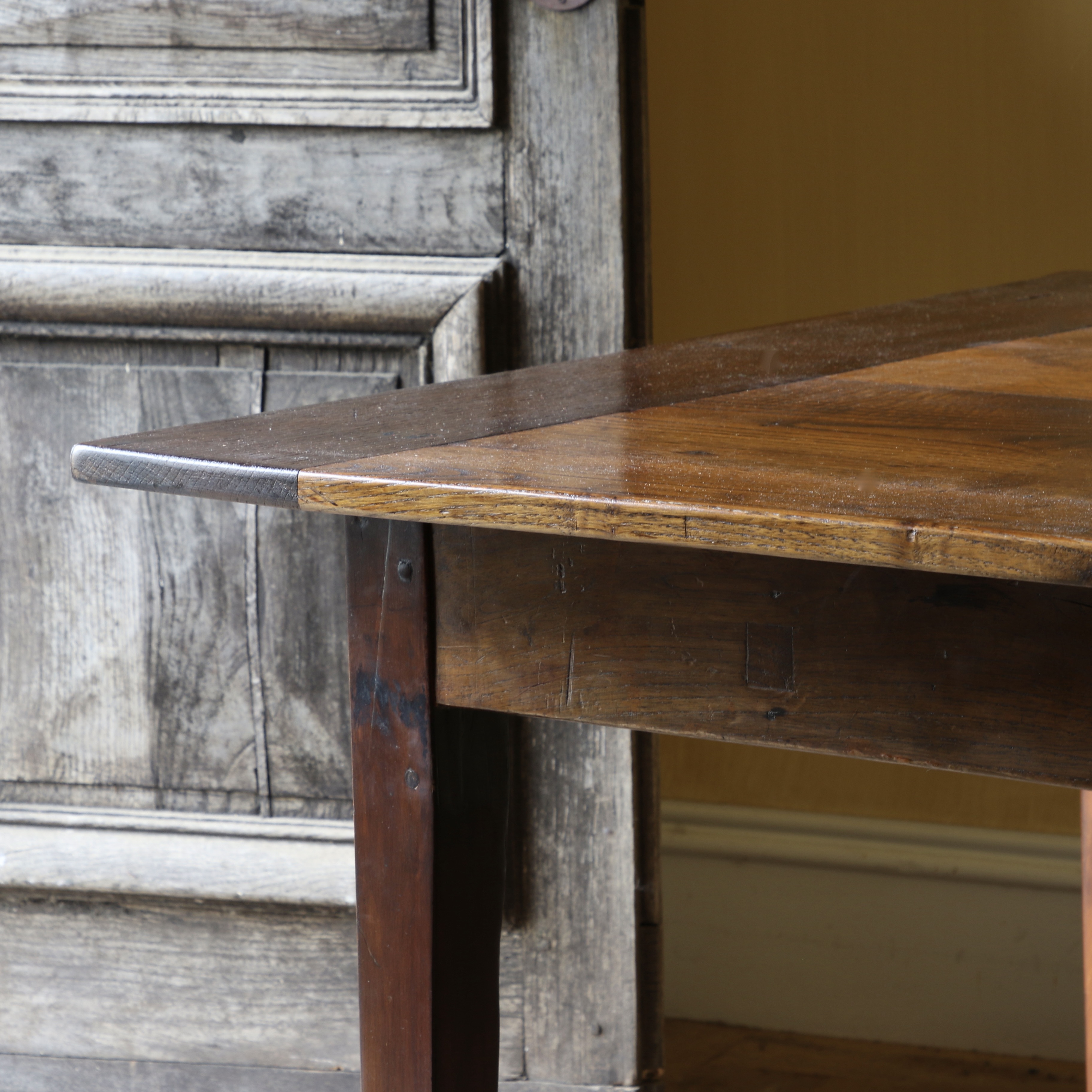 Dining Table // L2700mm